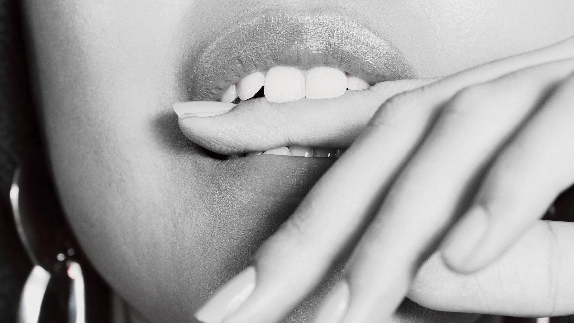 Lip flip - modelowanie ust toksyną botulinową