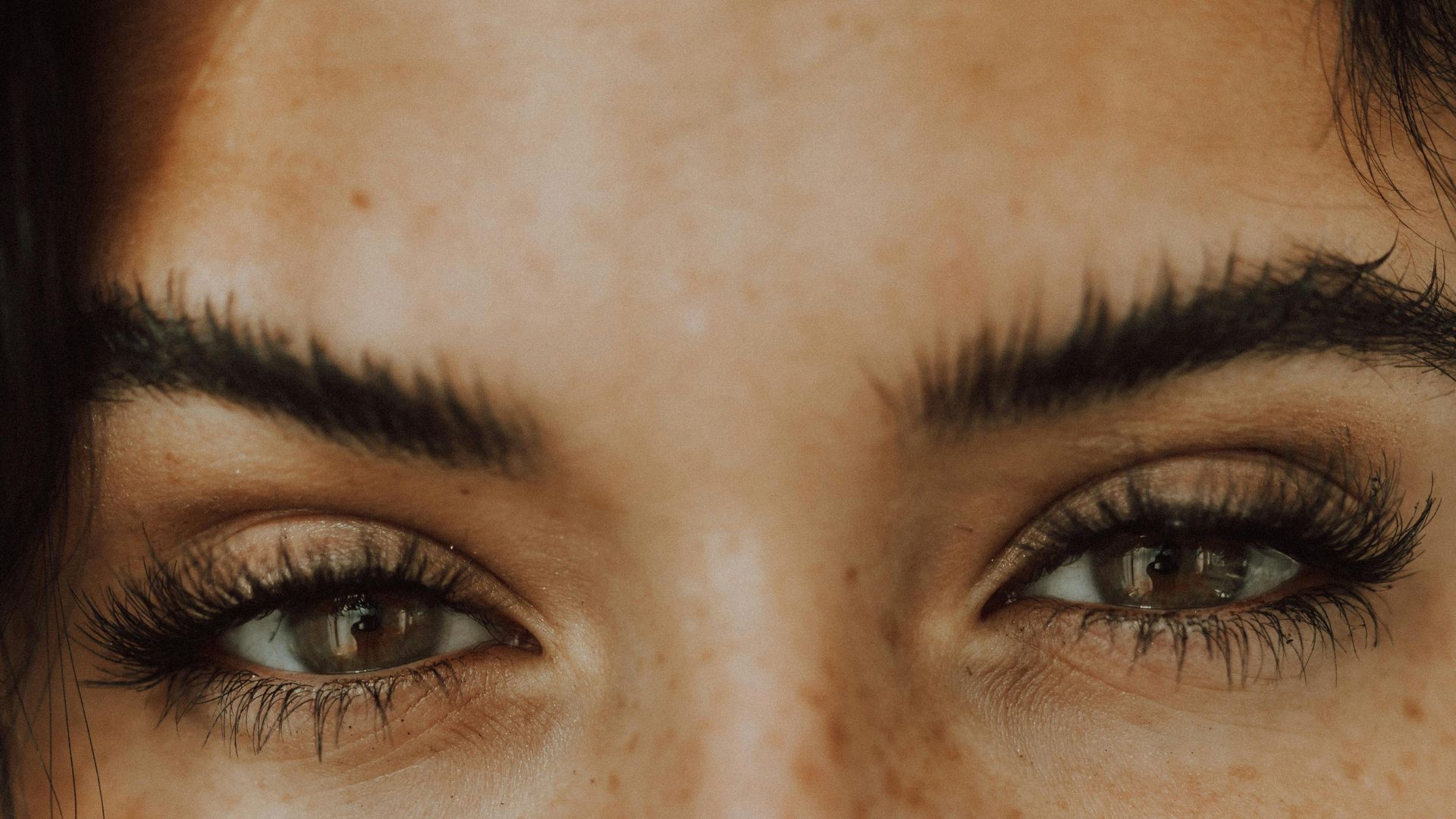 Lwia zmarszczka jak się jej pozbyć